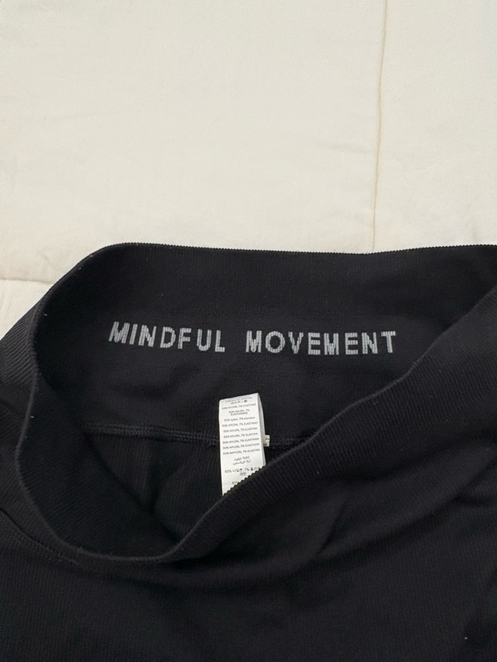 Alo Yoga 5” Seamless Ribbed Favorite Short - Picture 5 of 6